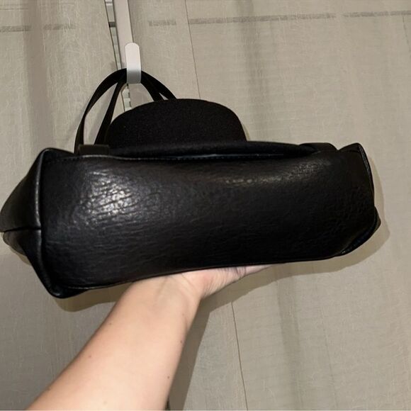 HOH Black 6181 Pleather Tote Bag and Black Fedora Hat Gift Set - Picture 6 of 16